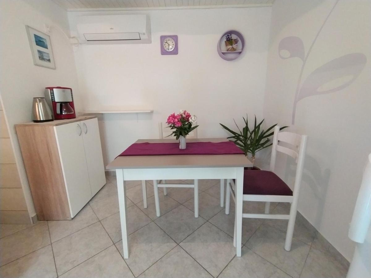 Apartments Dario クルク エクステリア 写真