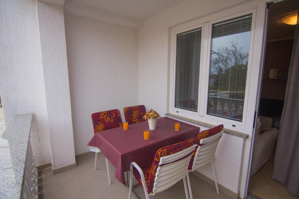 Apartments Dario クルク エクステリア 写真